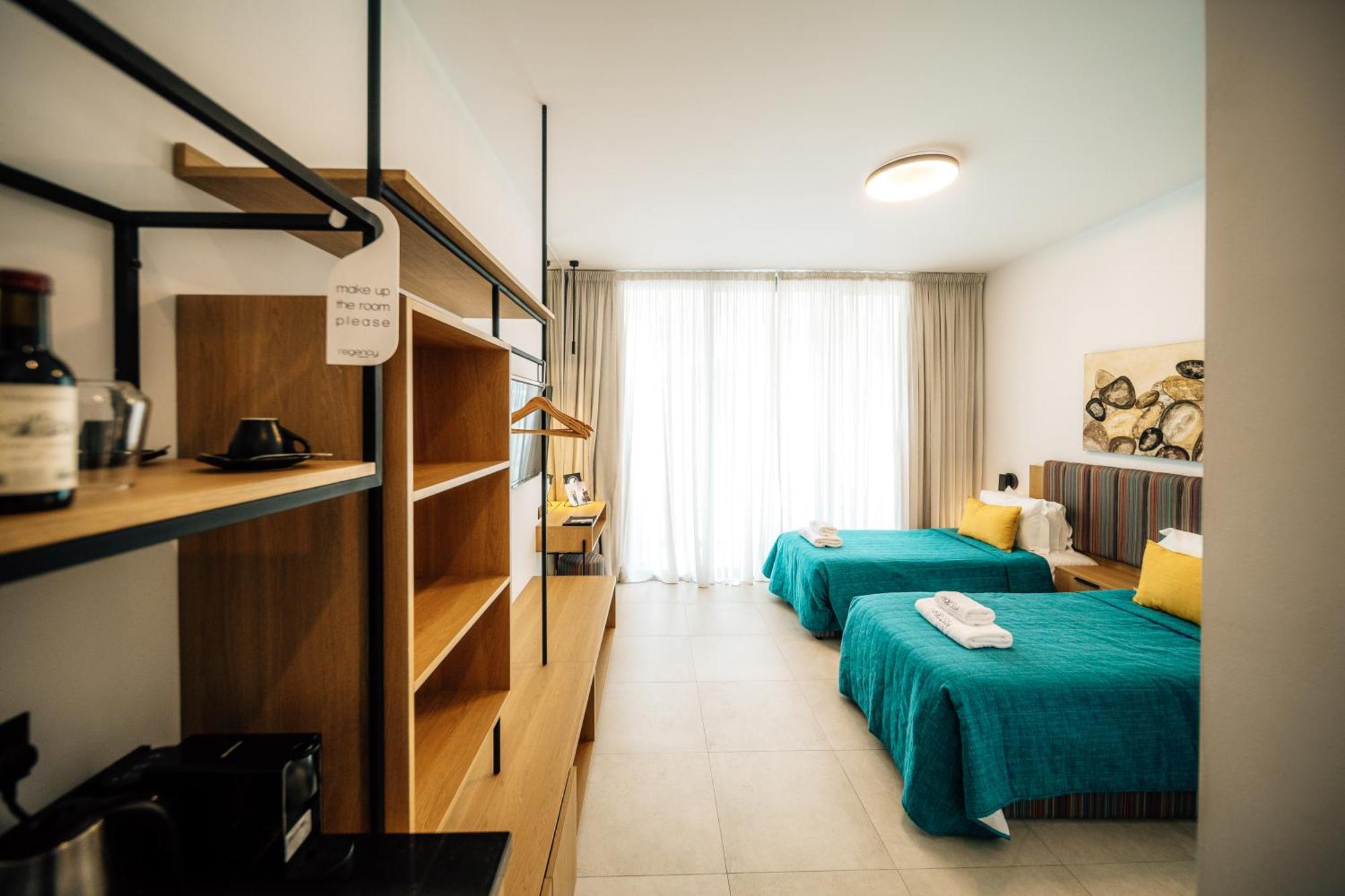 Regency Boutique Hotel Holiday Suites Pafos Oda fotoğraf